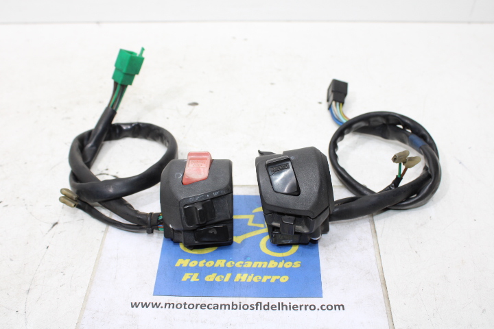 piña-derecha-izquieda-conmutador-arranque-luces-kymco-superdink-125-e3-3515ALEA7E00-3520AKEBE900 (1)