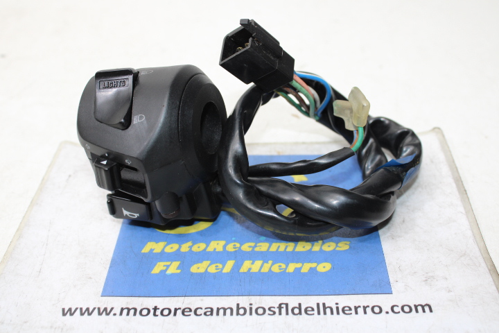 piña-izquierda-conmutador-luces-kymco-grand-dink-125-2005-3520AKBE92 (1)