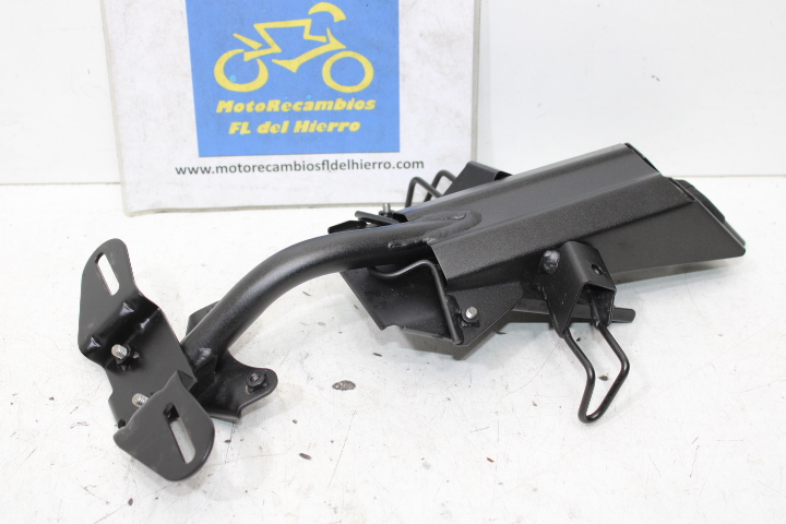 soporte-aleta-porta-matrícula-kawasaki-er6f-abs-2015-350340568-110561540 (1)