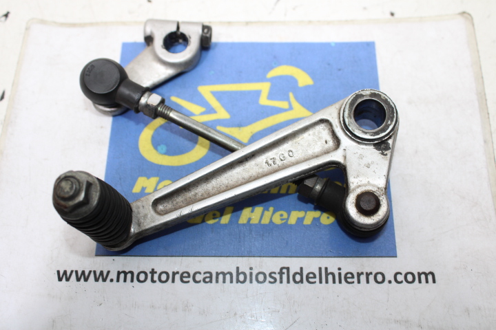 pedal-cambio-marchas-suzuki-gsr-600-2007-2560017G01000 (1)